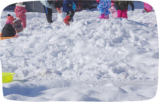 雪遊び